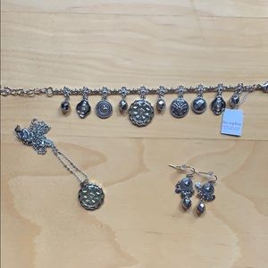 Lia Sophia 3 pc set: necklace, bracelet& earrings